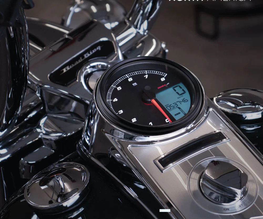 Koso HD-05 Meter für Harley-Davidson® – Black Base - Image 3